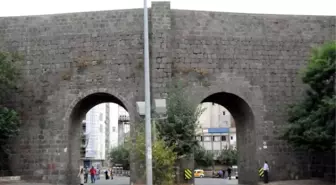 Diyarbakır Kent Merkezinde Polise Roketatarlı Saldırı: 2 Şehit, 3 Yaralı (3)