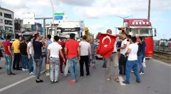 Kamyoncular, D-100 Karayolunda Terörü Protesto Etti