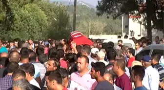Antalya Kavgada Öldürülen Genç Toprağa Verildi
