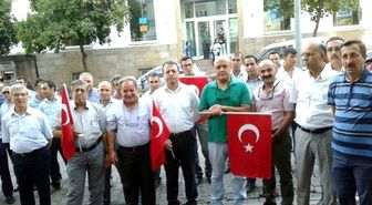 Aydın'da Kamu Çalışanları Şehitleri Anarak Mesaiye Başladı