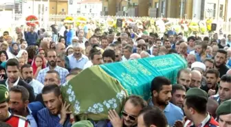 Fotoğraflar // Ergin Kardeşler'in Annesi Toprağa Verildi
