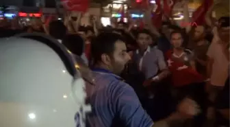 Gaziantep'te Hdp Binalarına Saldırmak İsteyenlere Polis Müdahalesi 2