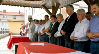 Gümüşhane'de Şehitler İçin Gıyabi Cenaze Namazı Kılındı, Dua Edildi