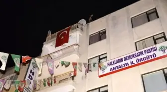 Hdp Binasına Yürümek İsteyen Gruba Polis Müdahale Etti (5)