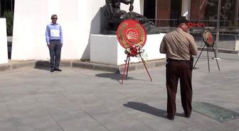 Manisa'da Şehitler İçin Tek Kişilik Eylem