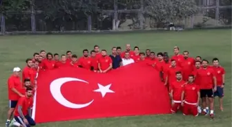 Mersin İdmanyurdu Oyuncularından Teröre Bayraklı Tepki