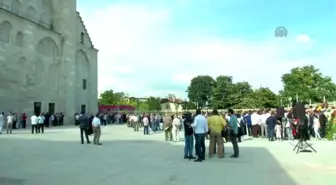 'Nuriş Kardeşler'in Annesi Toprağa Verildi