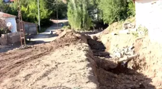 Özalp'ta Sel Sularını Karşı İstinat Duvarı Yapılıyor