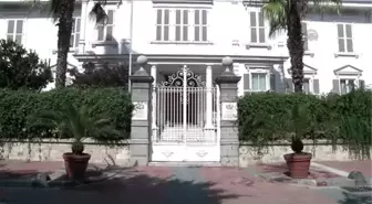 Patrik Vekili Ateşyan'a Kur'an-ı Kerim'in Ermenice Meali Armağan Edildi
