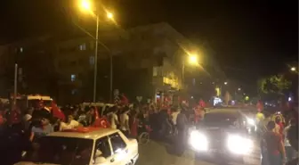 Polatlı'da Teröre Tepki Eyleminde Hdp Tabelası İndirildi