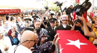 Dağlıca Şehidinin Cenaze Töreninde Gerginlik