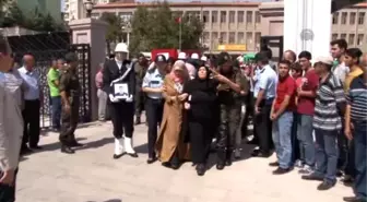 Şehit Polis Memurları Kaya ve Gündoğan Son Yolculuğuna Uğurlandı