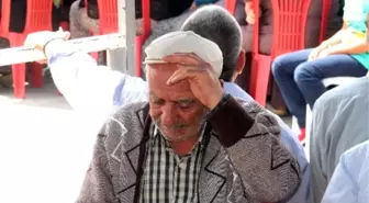 Şehit Şimşek'in Ailesi Taziyeleri Kabul Ediyor