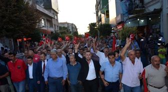 Akhisar Ülkü Ocakları Şehitler İçin Yürüdü