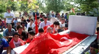 Aksaray'da Şehitler İçin Yürüyüş Yapıldı