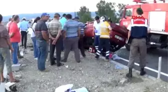 Trafik Kazasında Yaşlı Çift Öldü, Kızları Ağır Yaralandı