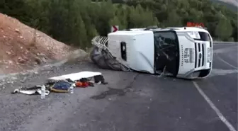 Sivas'ta Fındık İşçilerini Taşıyan Minibüs Kaza Yaptı: 1 Ölü, 19 Yaralı