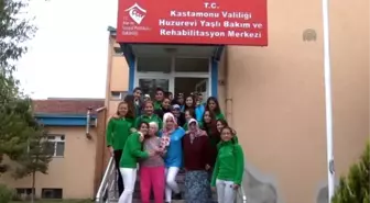 Huzurevindeki 'Nineler' Gençlik Kampında