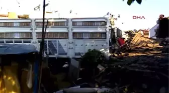 İzmir' de Faicadan Dönüldü