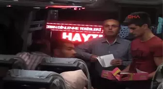 Kırşehir - Doğu ve Güneydoğu'ya Giden Yolculara Karanfil ve Çikolata