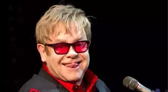 Elton John: Putin Beni Arayıp Görüşmek İstedi