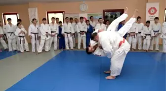 Uluslararası Judo Federasyonu Sportif Direktörü Lascau Bursa'da Seminer Verdi