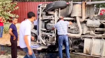 Freni Boşalan Tır Devrildi: 1 Yaralı