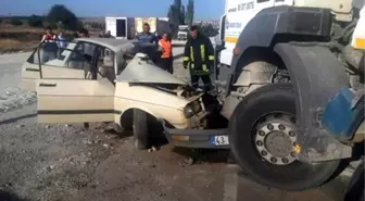 Gediz'de Trafik Kazası: 1 Ölü, 3 Yaralı