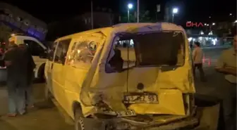 Yozgat'ta Freni Boşalan Kamyon Kavşakta Bekleyen Otomobillerin Arasına Daldı