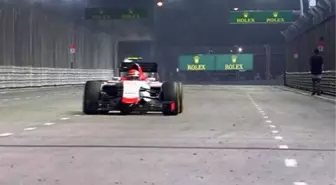 Formula 1 Pistindeki Kişi Korkuya Sebep Oldu