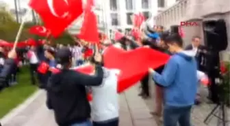 Türkler Terörü Kınama Yürüyüşü Düzenlediler