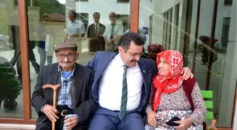 Genç, Şehit Aileleriyle ve Yaşlılarla Bayramlaştı