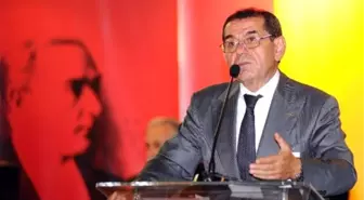 Özbek: 'Meyve Veren Ağaç Taşlanır'