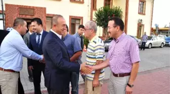 Çavuşoğlu Antalya'da Halkla Bayramlaştı