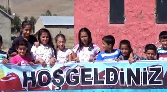 Çalıkuşları'Na Yüksekova'da Çiçekli Karşılama