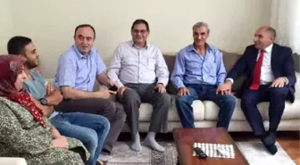 CHP'li Tarhan, Irak'ta Serbest Bırakılan İşçiyi Evinde Ziyaret Etti