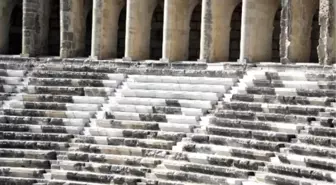 Aspendos'a 'Mutfak Mermeri' Açıklaması: Zamanla Aynı Renge Dönüşür