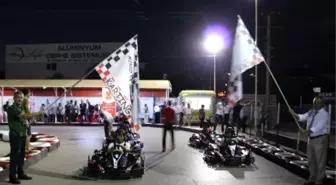 Gazeteciler Go Kart'ta Stres Attı