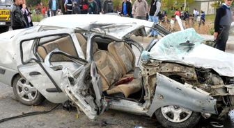Ağrı'da Otomobille Otobüs Çarpıştı: 22 Yaralı