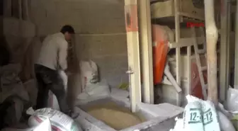 Muş - Korkmaz Kardeşler Köylüye Buğday Öğütüyor