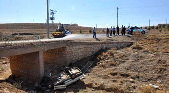 Köprüden Uçan Otomobilde Sürücü Öldü, Kızı Yaralandı