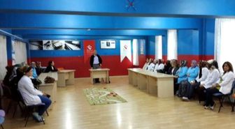 Bakıcı Annelere Çocuk Psikolojisi Eğitimi