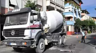 Beton Mikserinin Çarptığı 78 Yaşındaki Bisikletli Yaralandı