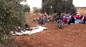 Hava ve Kara Operasyonları Göçe Zorluyor