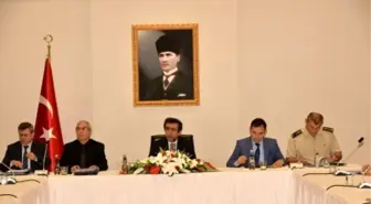 Kocaeli'de 12 İlçe Kaymakamıyla Seçim Güvenliği Toplantısı