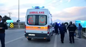 Bilecik'te Çimento Yüklü Tır Devrildi, 1 Kişi Yaralandı