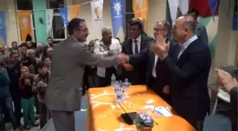 Çavuşoğlu, AK Parti'ye Katılanların Rozetini Taktı