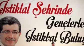 Başbakan Davutoğlu Geçlerle Buluştu