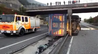 Tır'dan Düşüp Karşı Şeride Yuvarlanan Konteynere Otomobil Çarptı: 3 Ölü, 3 Ağır Yaralı