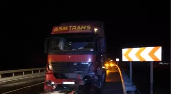 Niğde'de TIR'la Çarpışan Otomobildeki 4 Kişi Hayatını Kaybetti